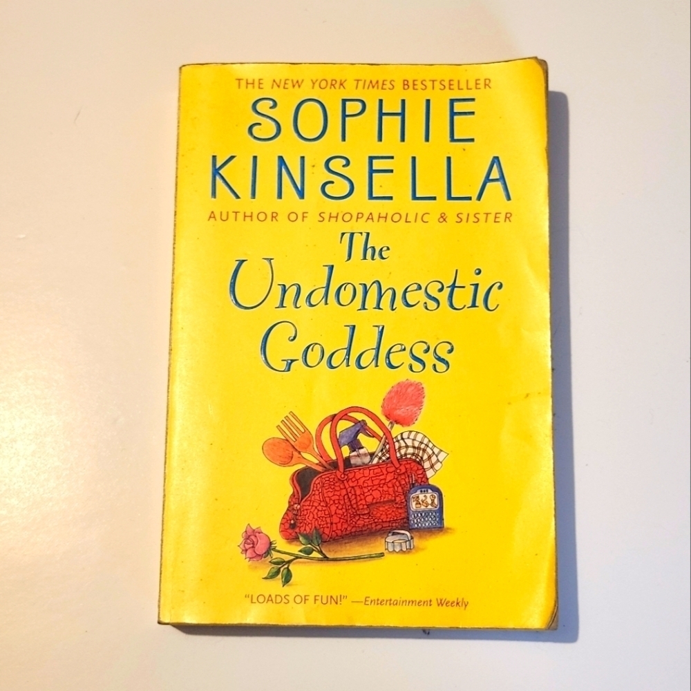 *5 for $20* Undomestic Goddess - Sophie Kinsella Book
